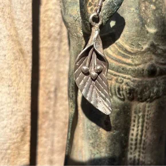 Vintage Artisan Turkish Sterling Silver Calla Lily Earrings - Picture 2 of 7